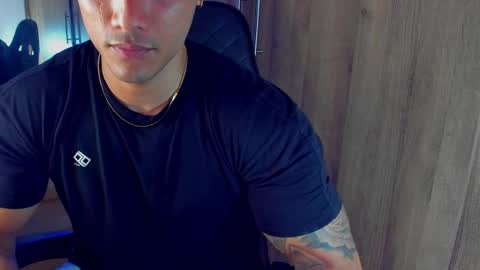 Snapshot of bryan_boy_ chatting on December 2, 2:35 am bryan online show from December 2, 2:35 am