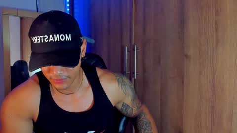 Snapshot of bryan_boy_ chatting on December 2, 11:46 pm bryan online show from December 2, 11:46 pm