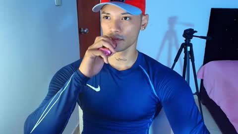 Snapshot of bryan_boy_ chatting on October 28, 12:33 am bryan online show from October 28, 12:33 am