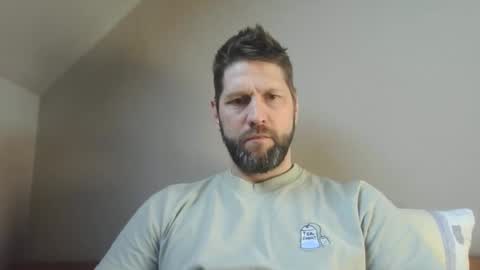 bubblebee1982 online show from March 3, 10:00 am