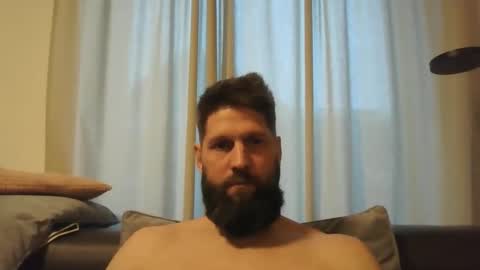 bubblebee1982 online show from December 17, 2:44 pm