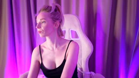 bubbling_crush online show from March 10, 10:45 pm