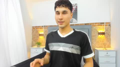 Snapshot of buddy_whitte chatting on February 17, 5:34 pm Buddy Whitte online show from February 17, 5:34 pm