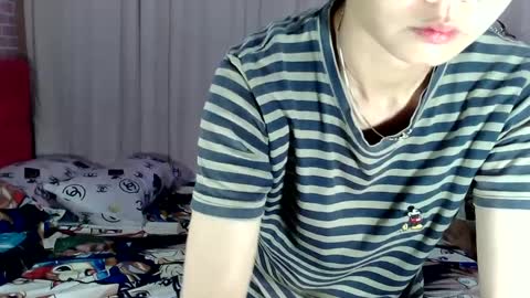 Snapshot of bunny_flower18 chatting on December 7, 1:57 pm bunny_flower18 online show from December 7, 1:57 pm