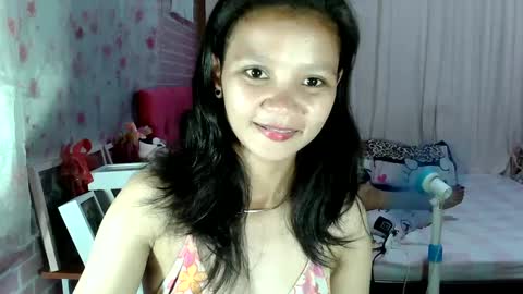 Snapshot of bunny_flower18 chatting on January 3, 1:46 pm bunny_flower18 online show from January 3, 1:46 pm