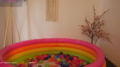 Snapshot of bunnycute_shy chatting on October 6, 2:24 pm 30 Off online show from October 6, 2:24 pm