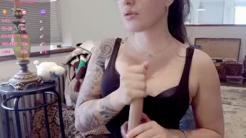 bunnynextdoor online show from April 22, 4:36 pm