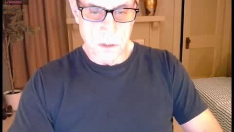 Miles online show from October 21, 9:14 am