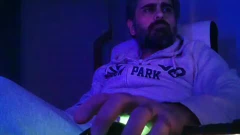 Snapshot of c534963 chatting on December 5, 10:28 pm supersperm online show from December 5, 10:28 pm