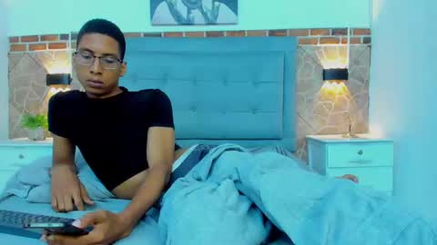 c_worstian_ online show from December 6, 2:33 pm