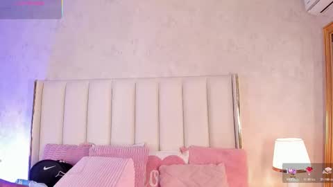 Cahitlin  online show from February 7, 6:27 am