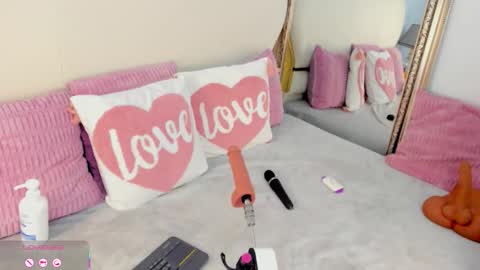 Cahitlin  online show from November 27, 5:59 am