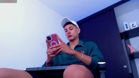 Valerio  online show from February 12, 6:30 pm