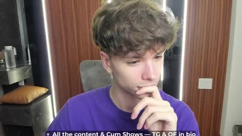 Hey I am Calvin  online show from April 22, 5:53 pm