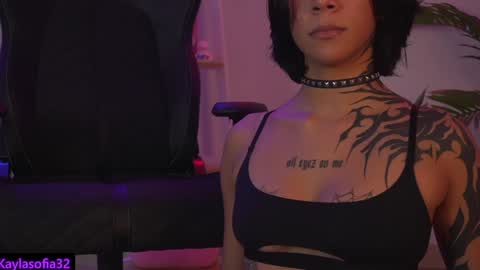 Snapshot of calypso_and_ge1 chatting on February 7, 3:24 am Calypso and Kayla online show from February 7, 3:24 am