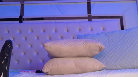 cameron_hearts online show from March 20, 12:43 pm