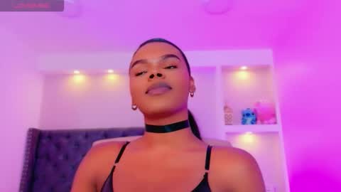 Snapshot of camiestrada chatting on September 30, 2:22 am camiestrada online show from September 30, 2:22 am