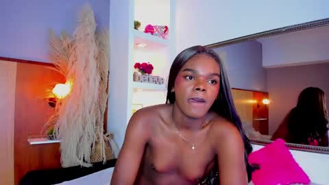 Snapshot of camiestrada chatting on February 25, 7:09 am camiestrada online show from February 25, 7:09 am