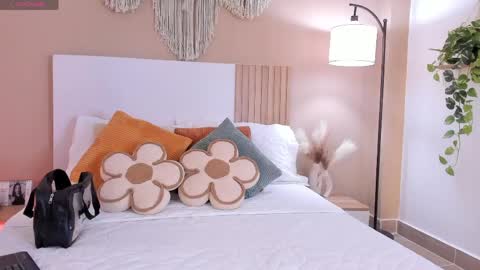 camila_bustamante_ online show from April 21, 2:02 pm