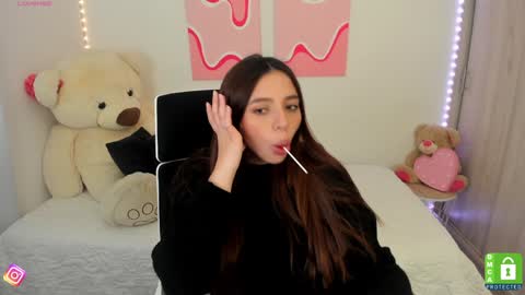  C A M I  online show from December 11, 8:18 pm