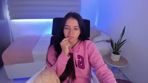  C A M I  online show from April 4, 3:52 pm