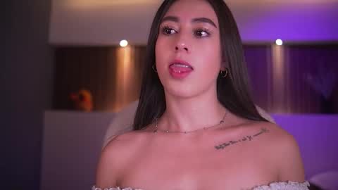 camila_martinez9 online show from November 20, 11:31 am