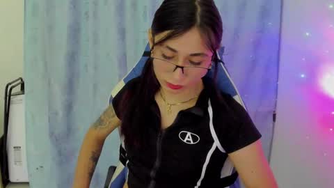 Camila online show from December 18, 1:23 am