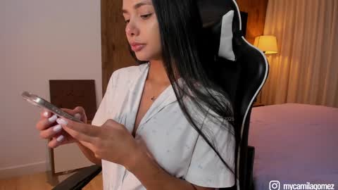 Snapshot of camilagomezz chatting on October 16, 2:11 am Camila online show from October 16, 2:11 am