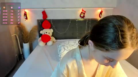 Camilla online show from February 12, 7:56 am