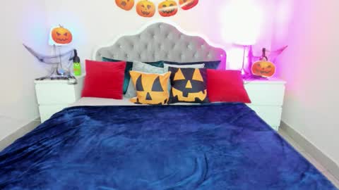 Snapshot of camilladreamer chatting on October 22, 3:24 pm camilladreamer online show from October 22, 3:24 pm