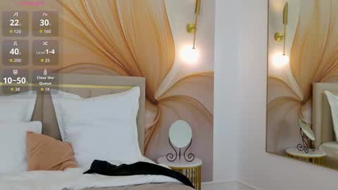 Camilla online show from February 4, 10:30 am