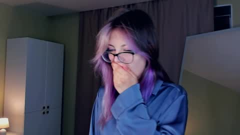 Emily online show from April 8, 3:26 pm