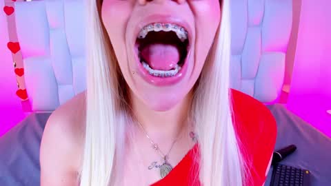 Camille online show from April 12, 12:42 pm