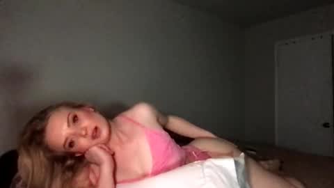 camilleclairexo online show from April 20, 3:31 am