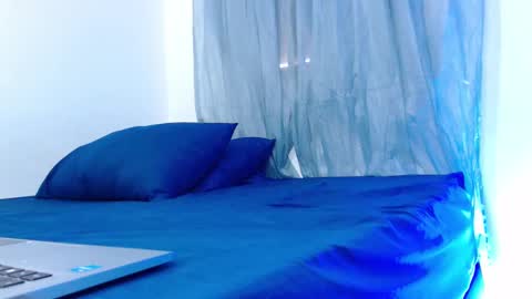 camilo_contre21 online show from March 11, 7:47 pm