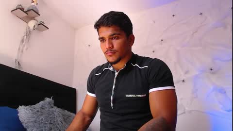 camilo_contre21 online show from October 21, 7:06 pm
