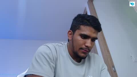 camilo_contre21 online show from April 18, 8:42 pm