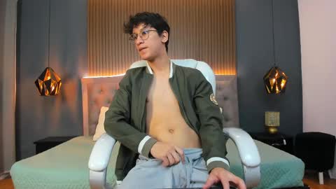 Snapshot of camilo_stark chatting on October 8, 3:45 am Camilo online show from October 8, 3:45 am