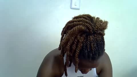 candiemaya online show from April 22, 11:06 am