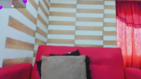 Snapshot of candy_browm1 chatting on February 12, 1:48 pm Candy Brown online show from February 12, 1:48 pm