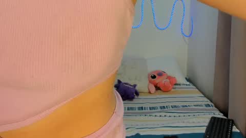 candy_kitty7343 online show from April 24, 4:36 am