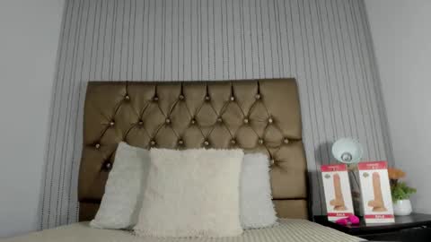 Snapshot of candy_mery chatting on October 27, 7:03 pm candy mery online show from October 27, 7:03 pm