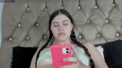 Snapshot of candy_mery chatting on September 23, 7:09 pm candy mery online show from September 23, 7:09 pm