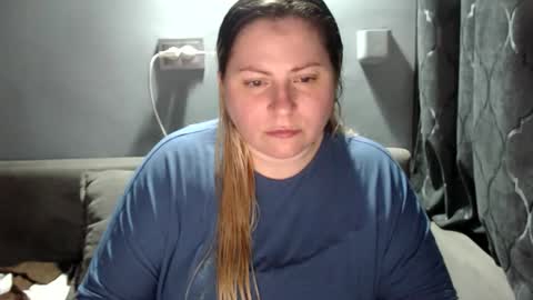 Laura online show from December 20, 9:22 pm