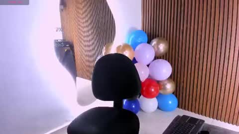 candyglow_ online show from June 10, 6:40 pm
