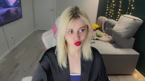 You can call me HH online show from April 11, 4:00 pm