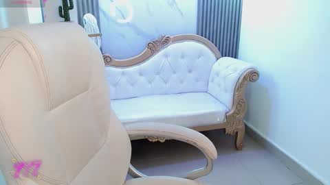 candy online show from March 21, 8:19 am