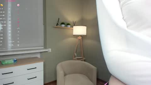 Kate online show from March 14, 3:38 pm