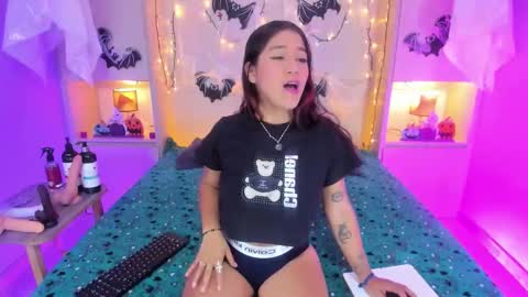  Dulce Maria  online show from October 13, 7:49 pm