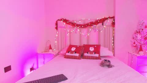 Aura  online show from November 25, 12:04 pm